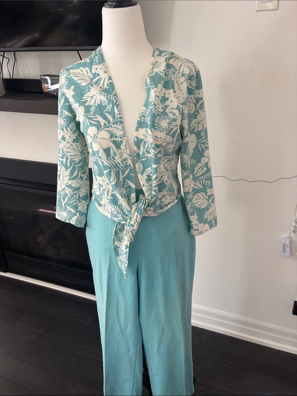 Vintage Weekenders Women's High-Waist Wide-Leg Pants in Aqua plus top